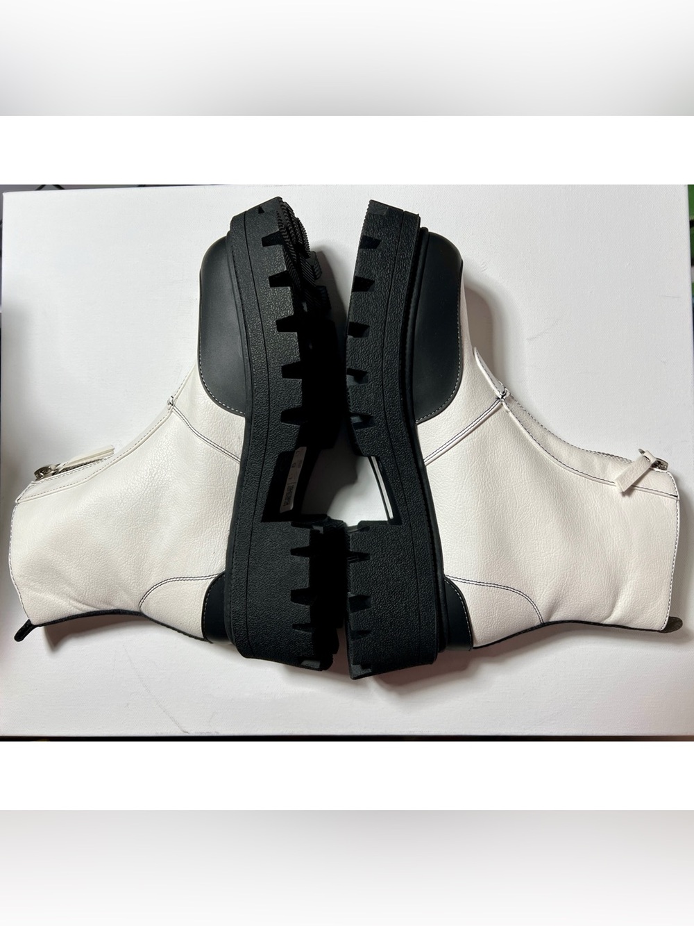 ASOS Design autumn square toe front zip boots in white patent US Women’s 9 UK 7 - Picture 7 of 12